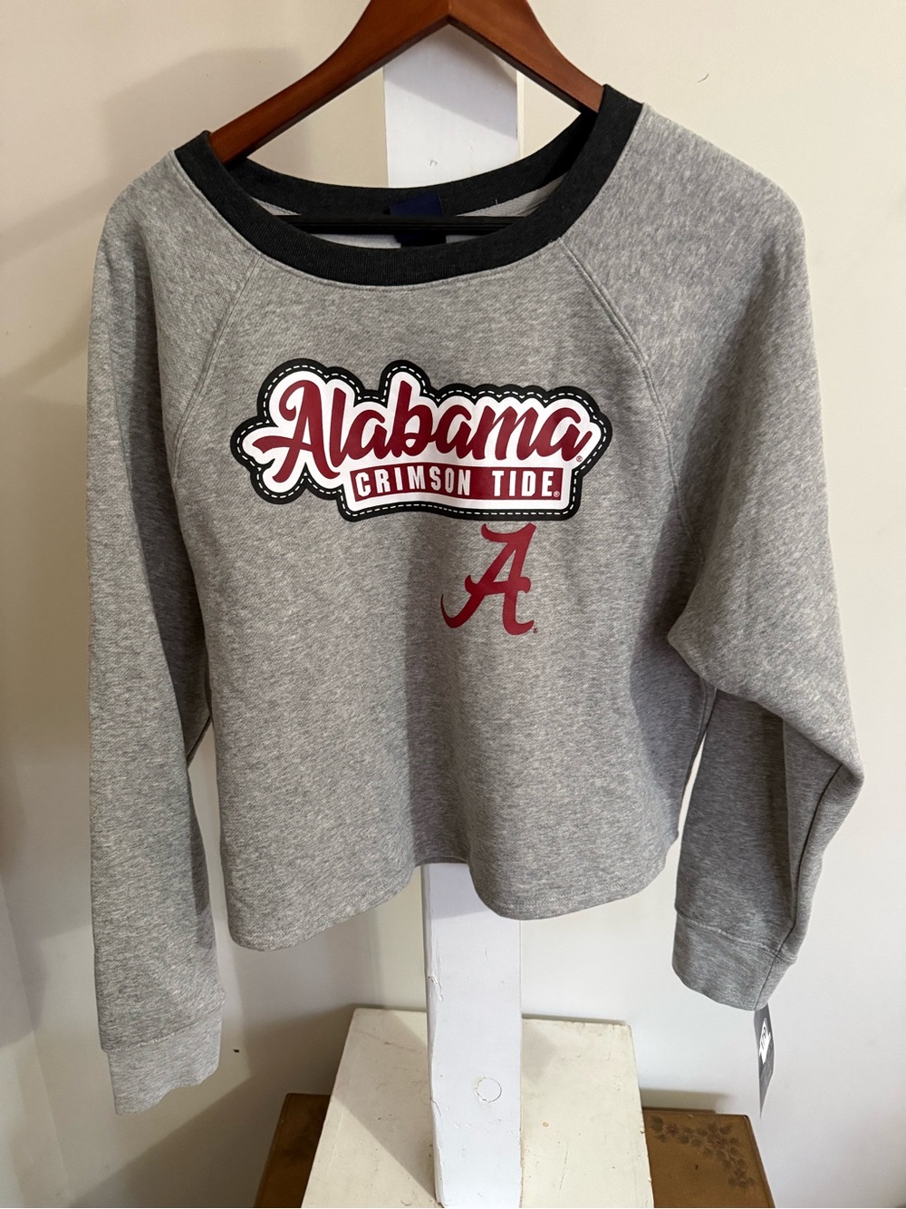 NWT Team Athletics Alabama Crimson Tide Cropped Sweatshirt